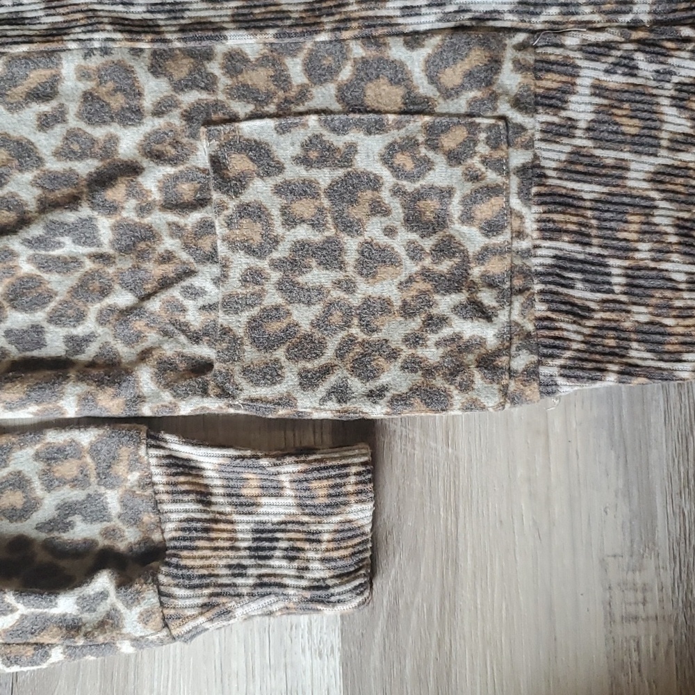 Leopard Cardigan - Picture 3 of 5